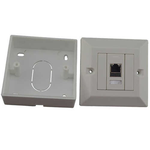 שקע תקשורת יחיד  RJ45 על הטיח
